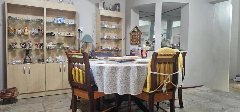 7 Bedroom Property for Sale in Middedorp Western Cape